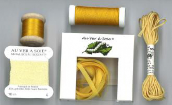 Au Ver à Soie zijdegaren zijden borduurgaren pack decouverte proefpakketje zijdelint 4 mm.